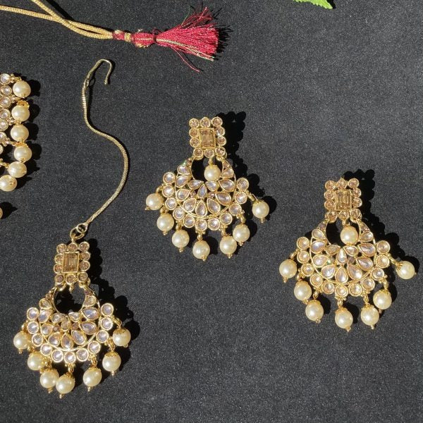 White and Golden Choker Set
