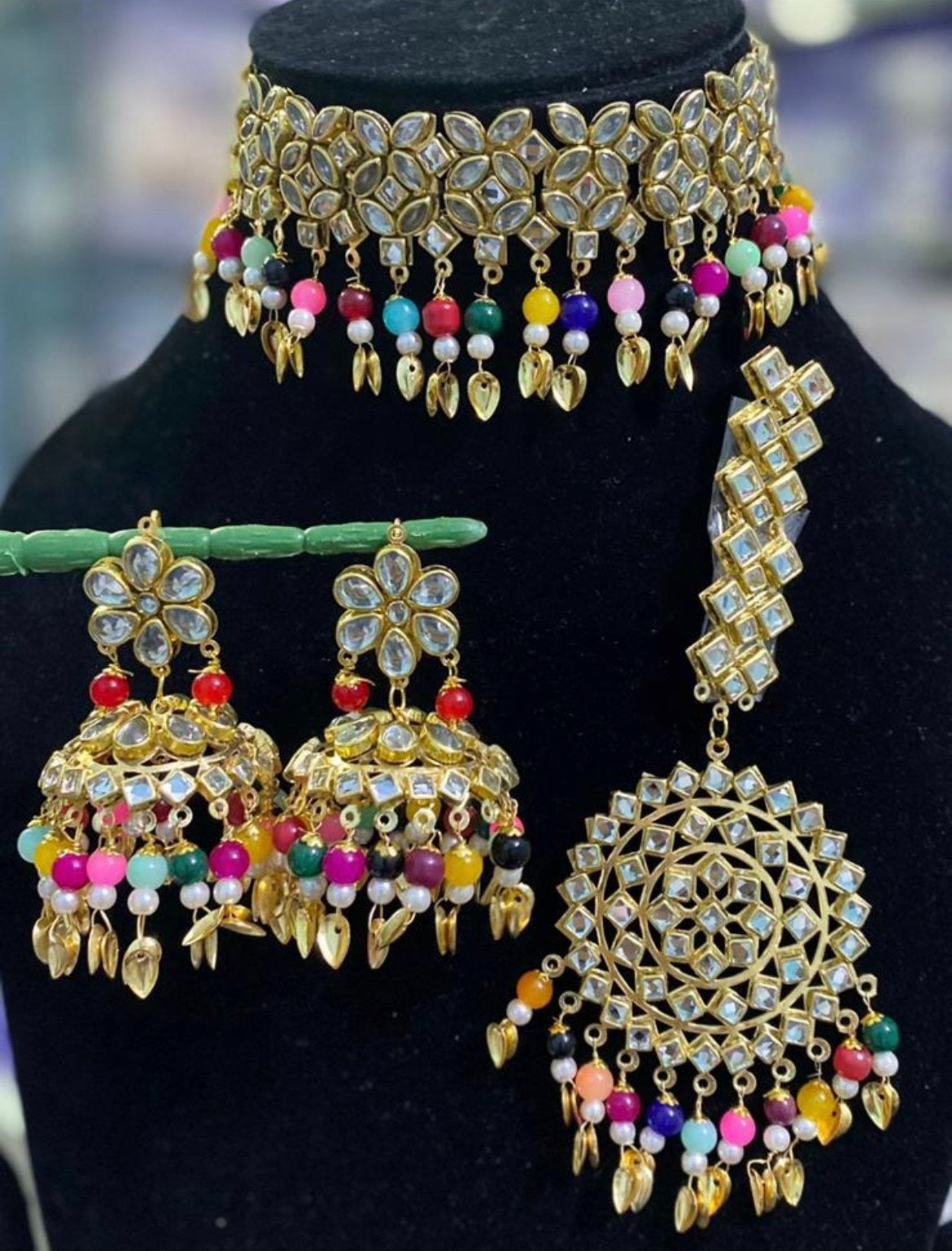 Multicolor Pippal Pathi Choker Set