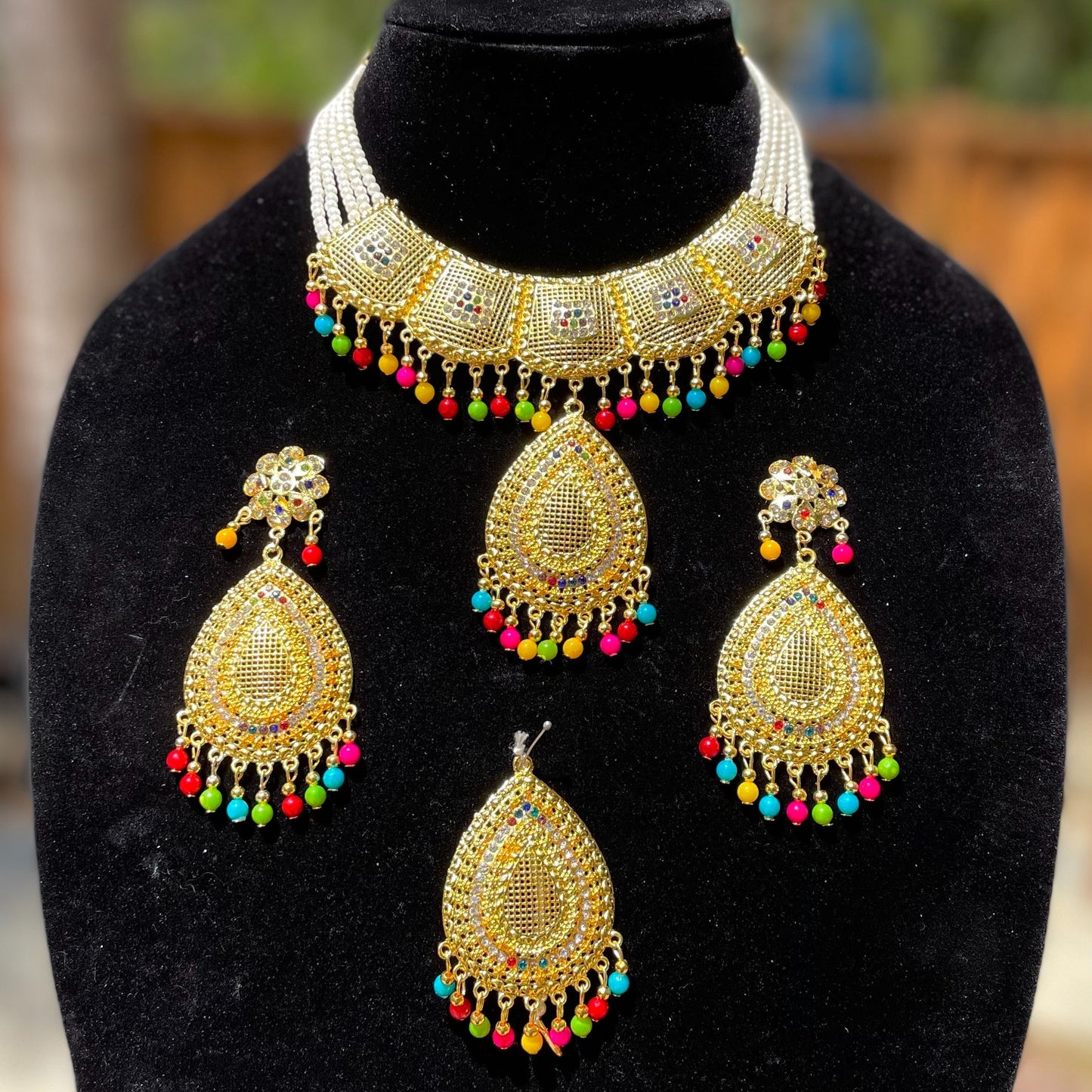 Multicolor Necklace Set