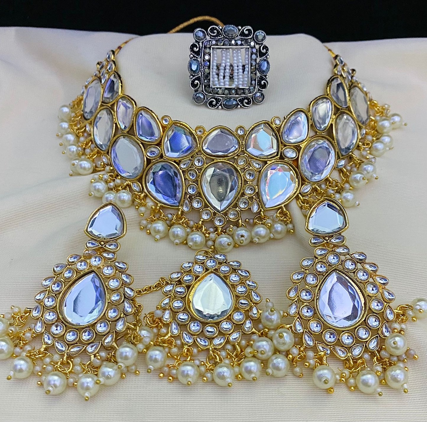 White Kundan Necklace Set