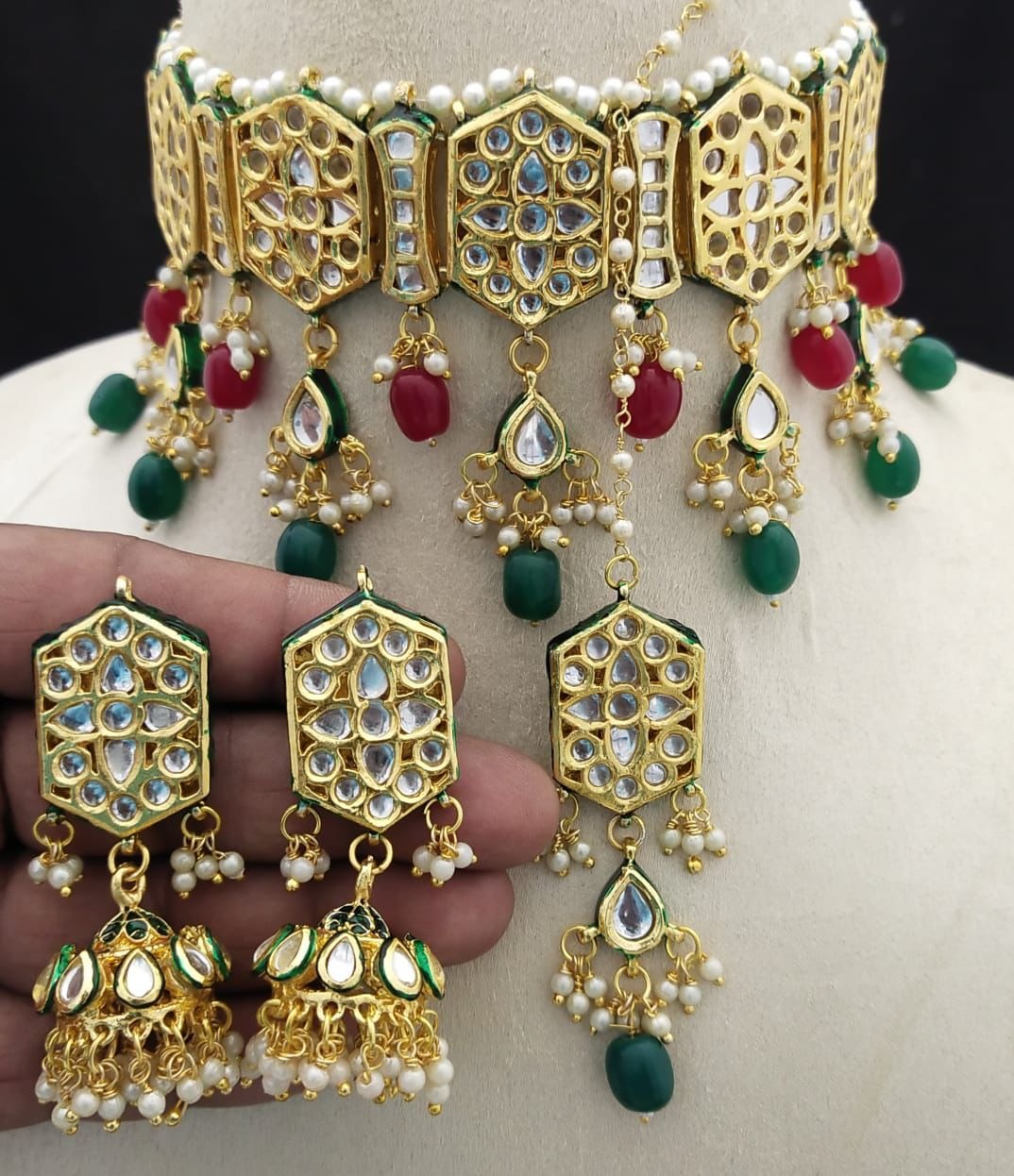 Handmade Red/Green Choker Set