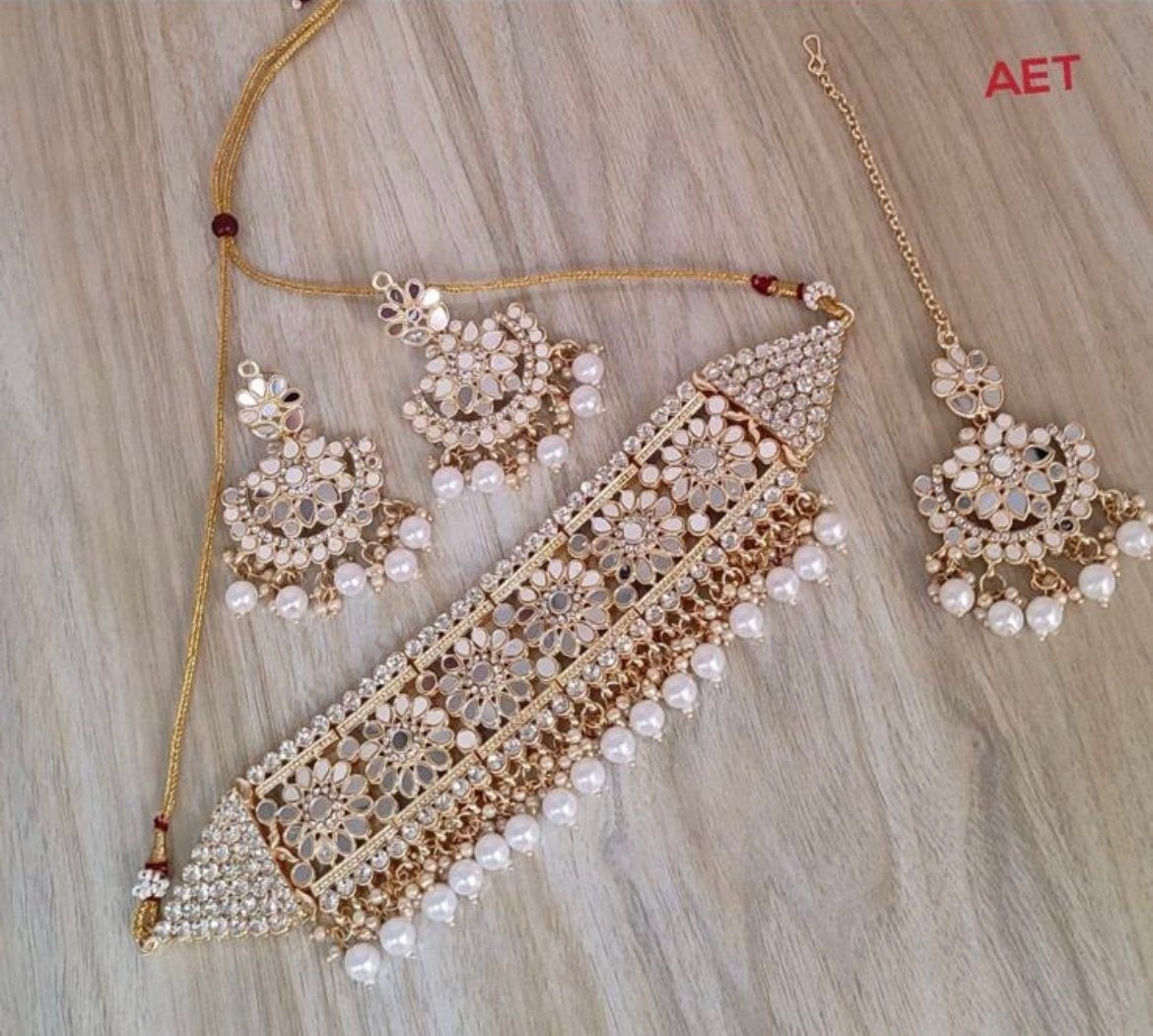 Red Mirror Choker Set