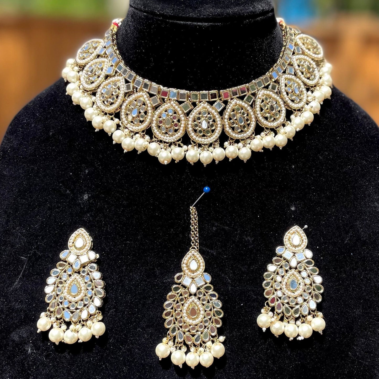 White Mirror Necklace Set