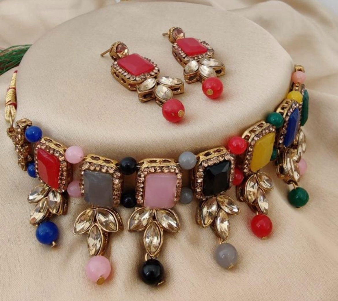 Stones Choker Set
