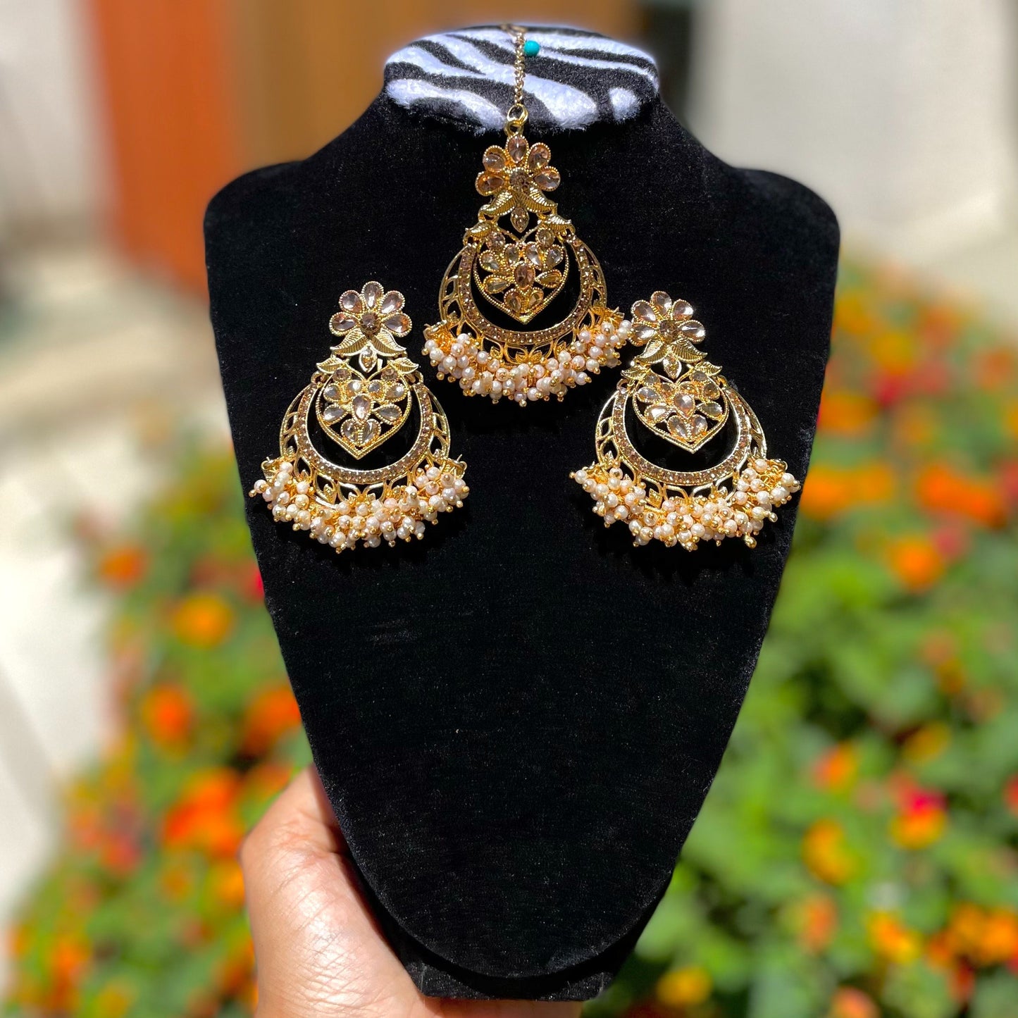 Gucha Earrings with Tikka