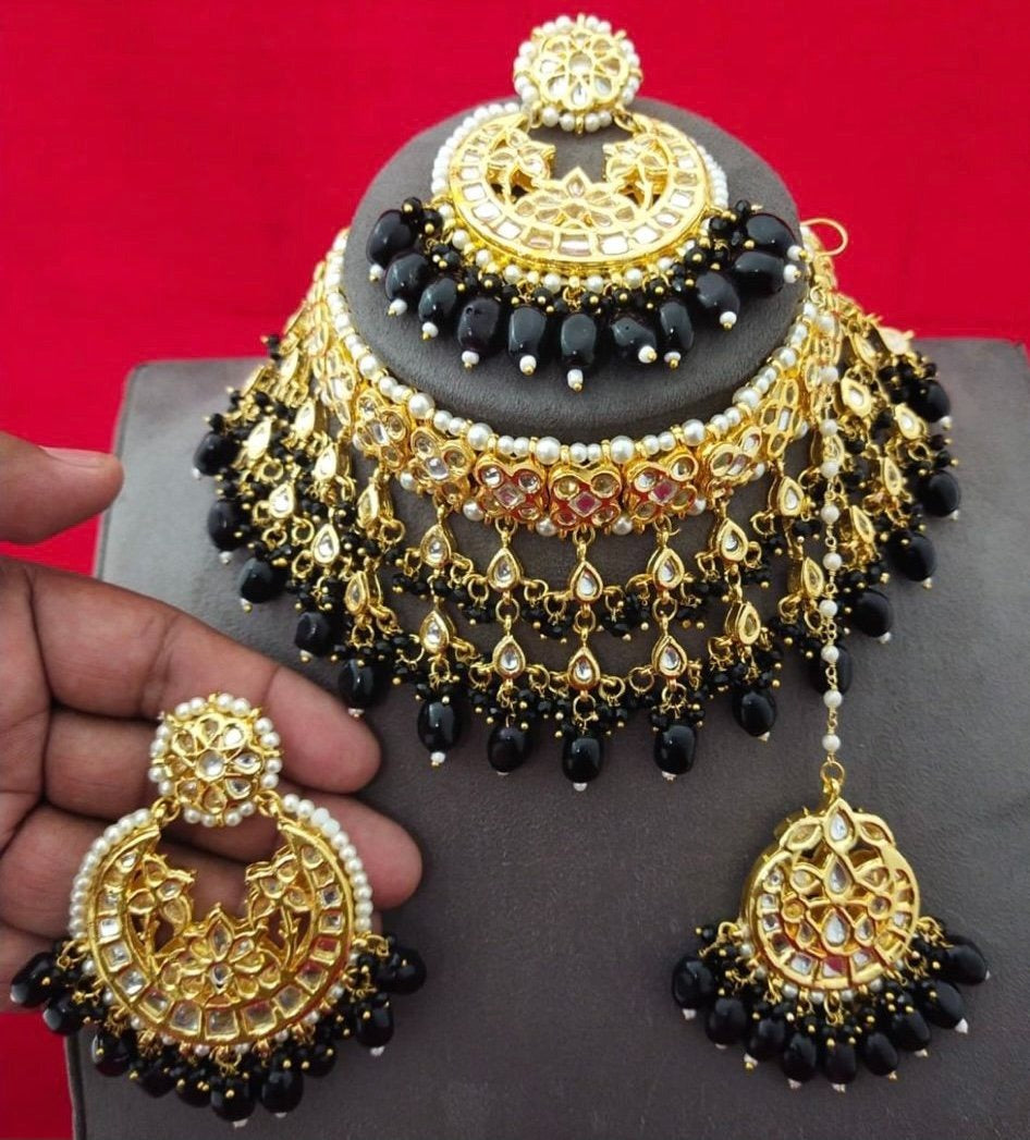 Golden Kundan Necklace Set