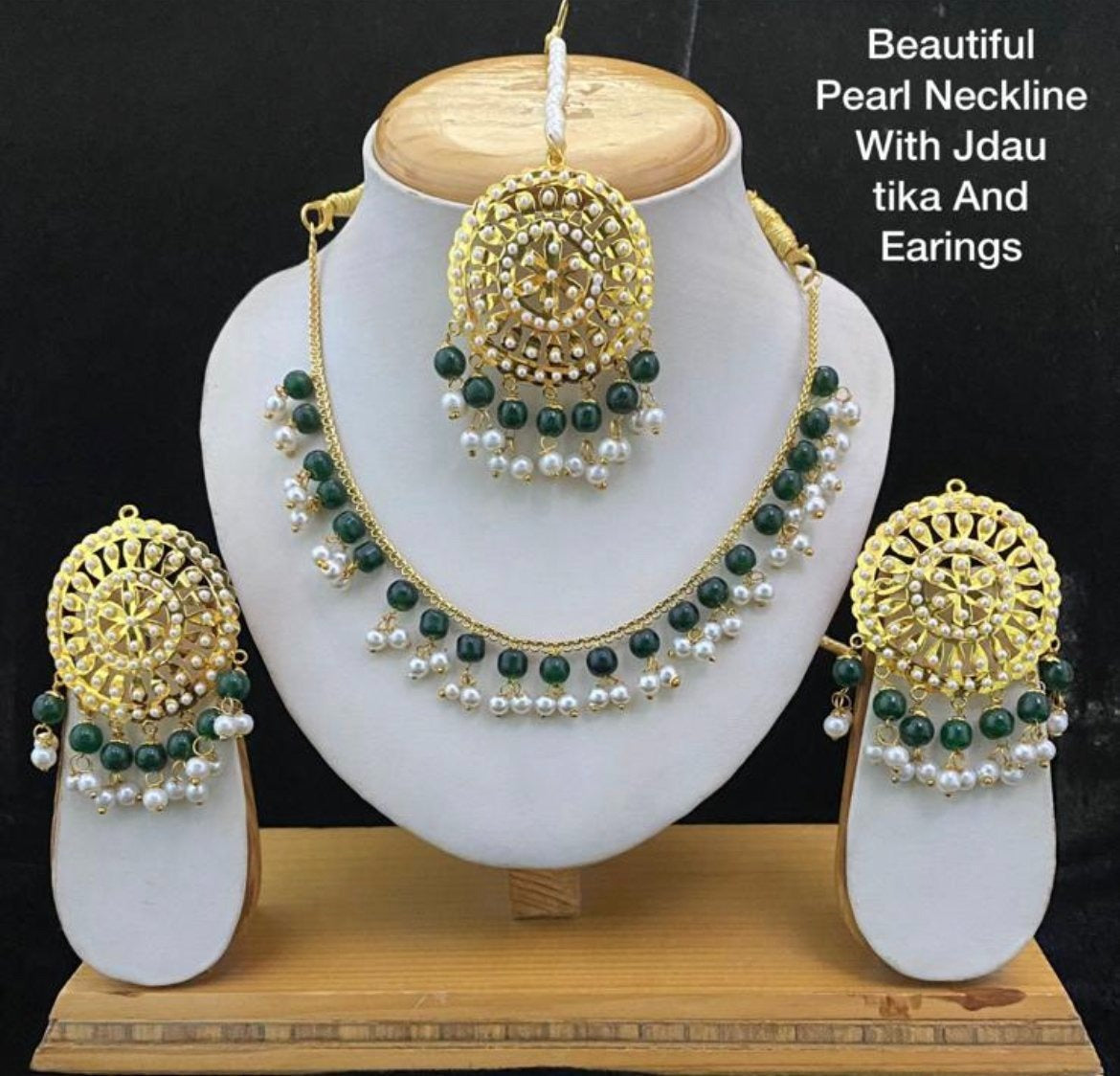 Green Necklace Set