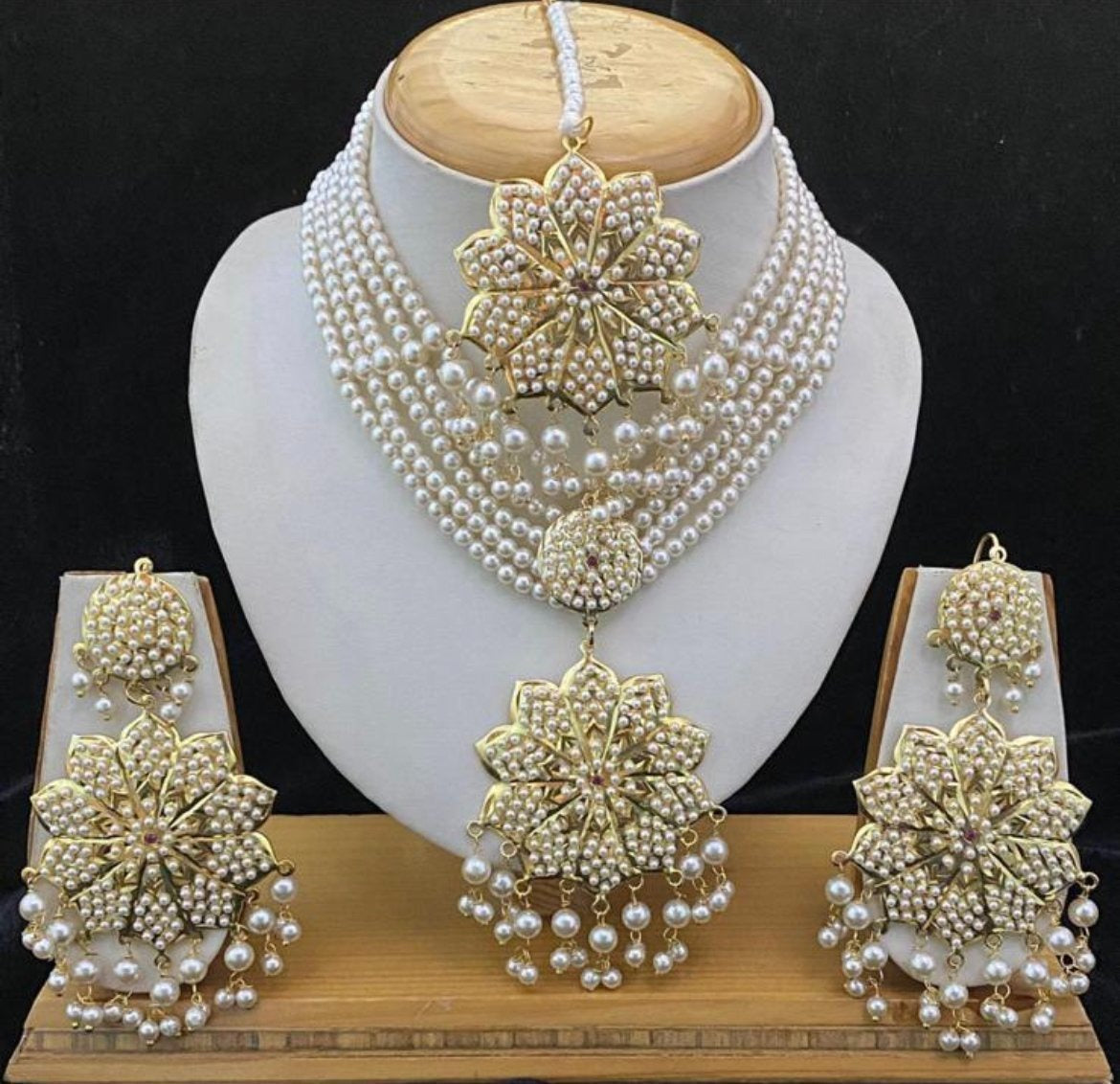 White Necklace Set