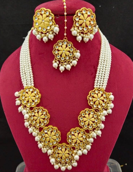 White Necklace Set