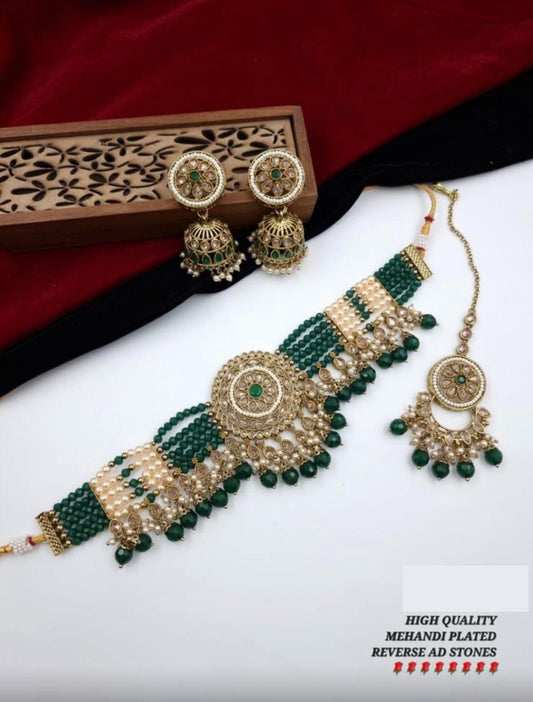 Green Choker Set