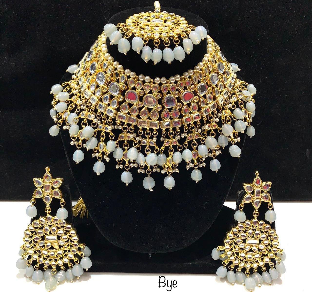 Grey Kundan Necklace Set