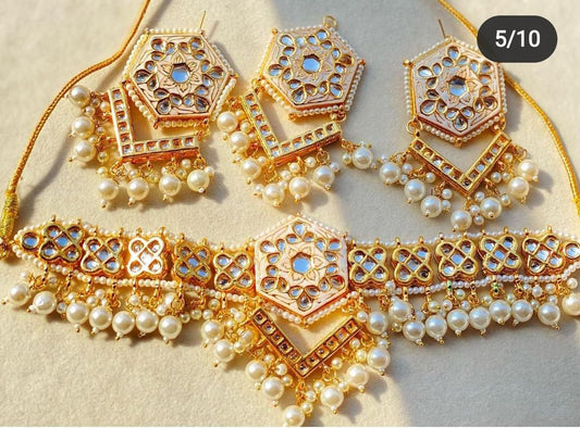 White Choker Set