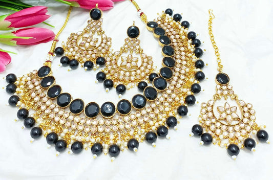 Black Necklace Set