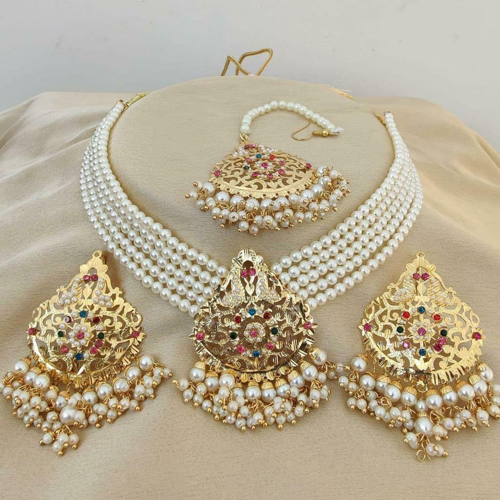 Multicolor Jadaoo Neclace Set