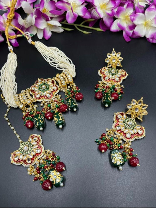 Red/Green Choker Set