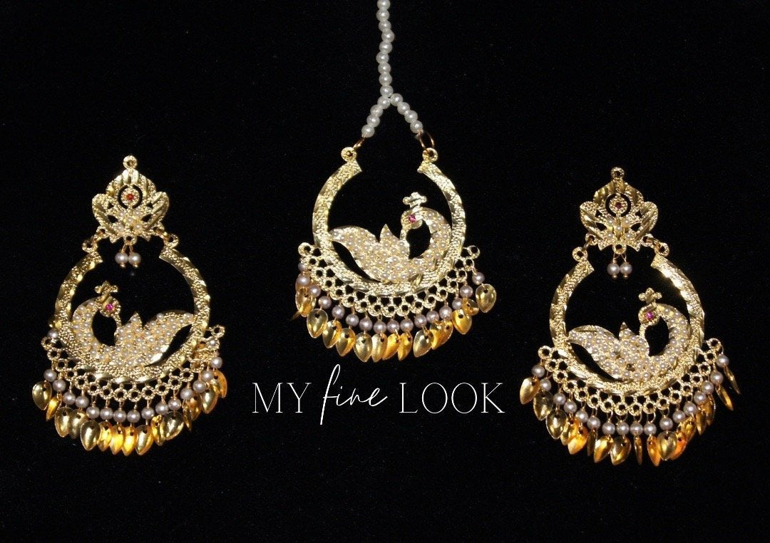 Pippal Pathi, Pearl, and Gold Earrings with Maang Tikka