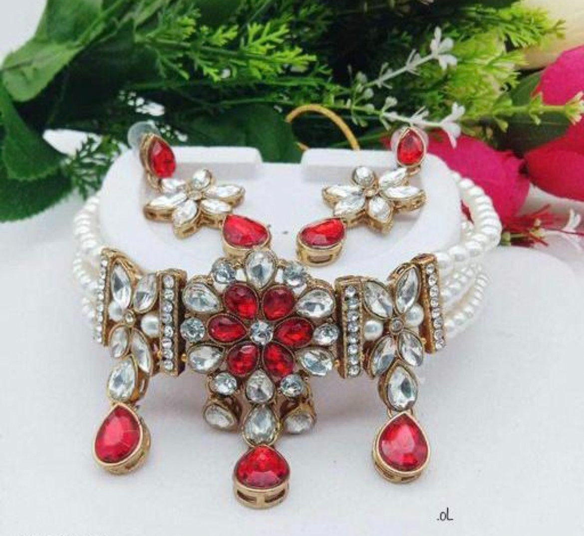 Red and White Choker Set