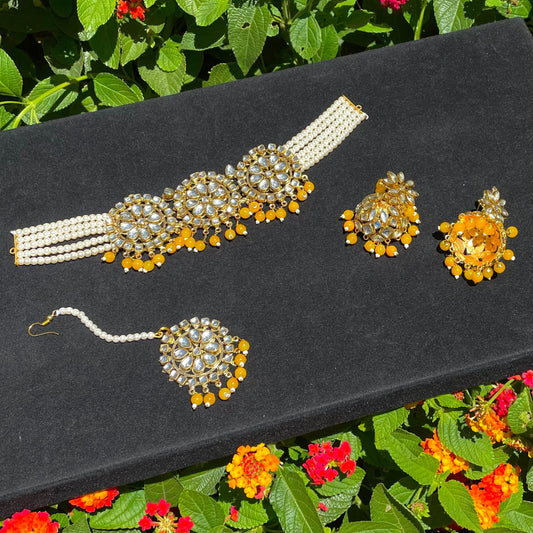 Mustard Choker Set