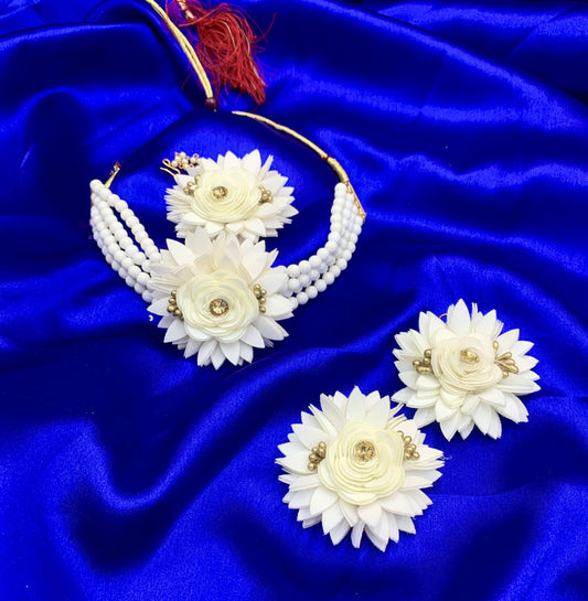 White Floral Choker Set