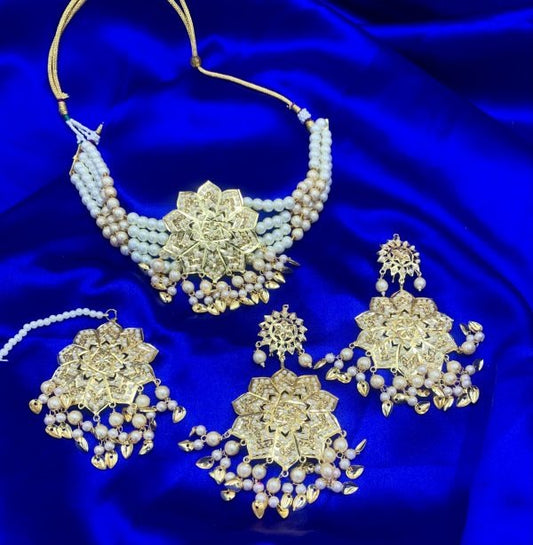 Pippal Pathi Jadaoo Choker Set